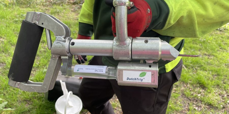 DutchTrig vaccinating tool